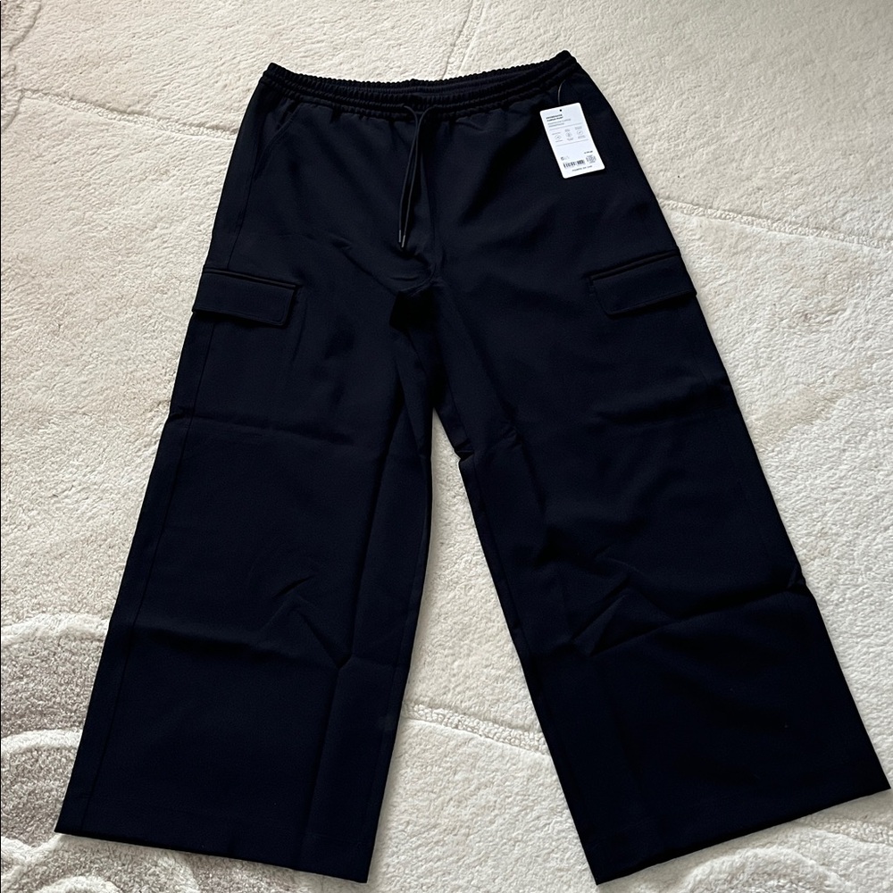 Athleta Promenade Cargo Pant In Black - Picture 7 of 11